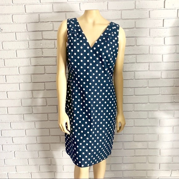 J. Crew Dresses & Skirts - J. Crew V-neck seersucker dress in polka dress